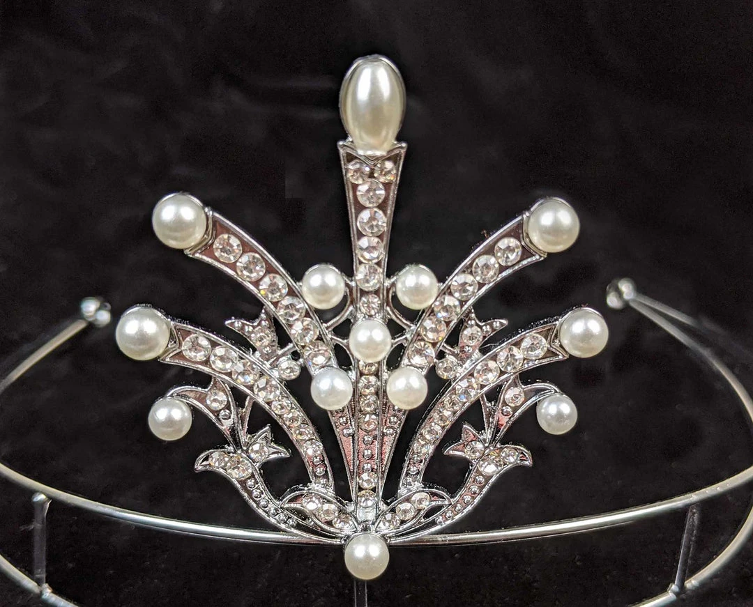 Nicoletta Carlone "Sadie" Feather Crown Nicoletta Carlone "Sadie" Feather Crown